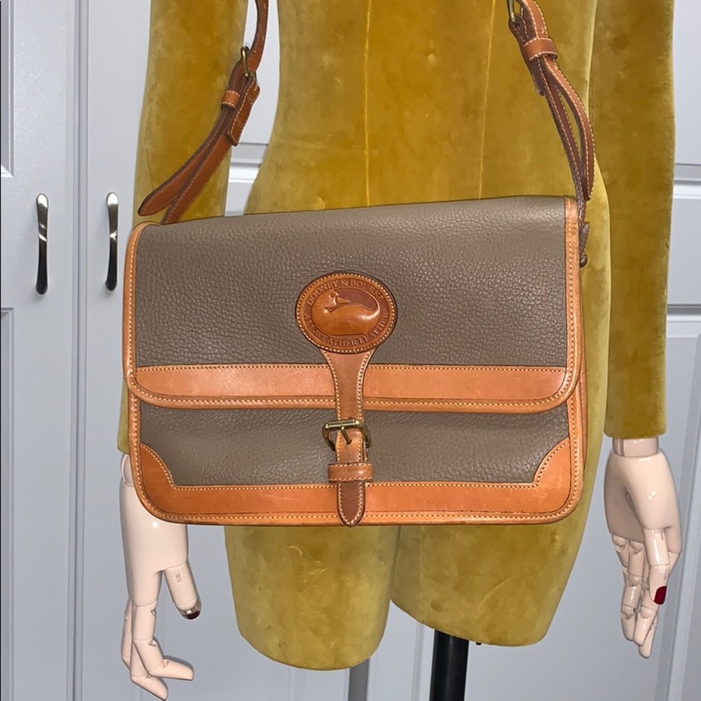 Vintage Dooney & Bourke leather shoulder bag
